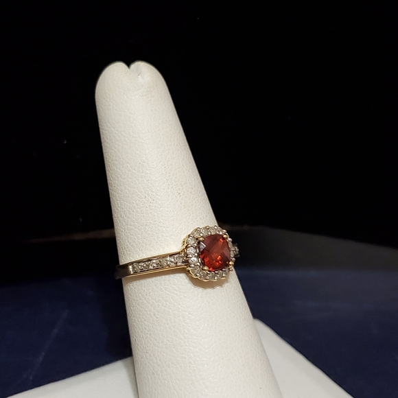 10K Yellow Gold Ring with Garnet & Diamonds Size 7 - Picture 6 of 16